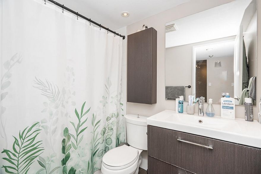 205 1270 Robson Street