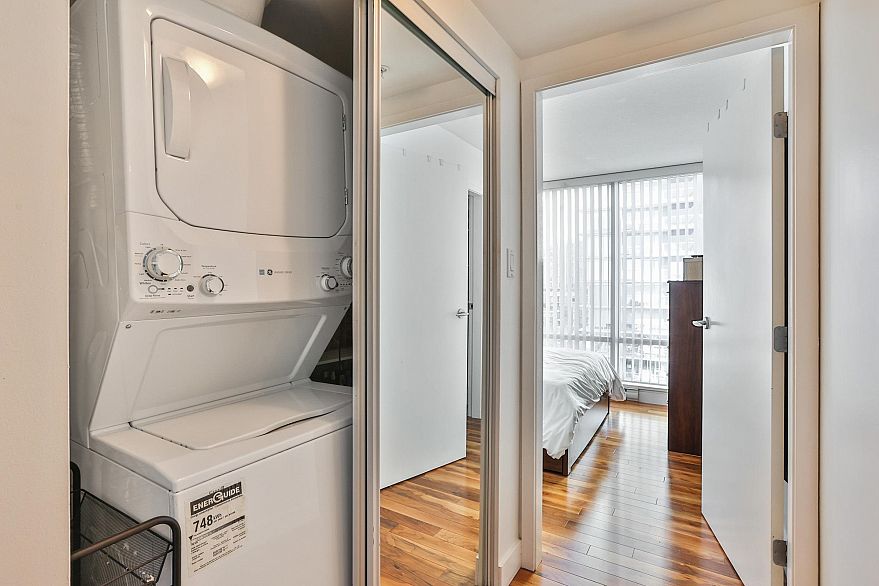 1906 1438 Richards Street