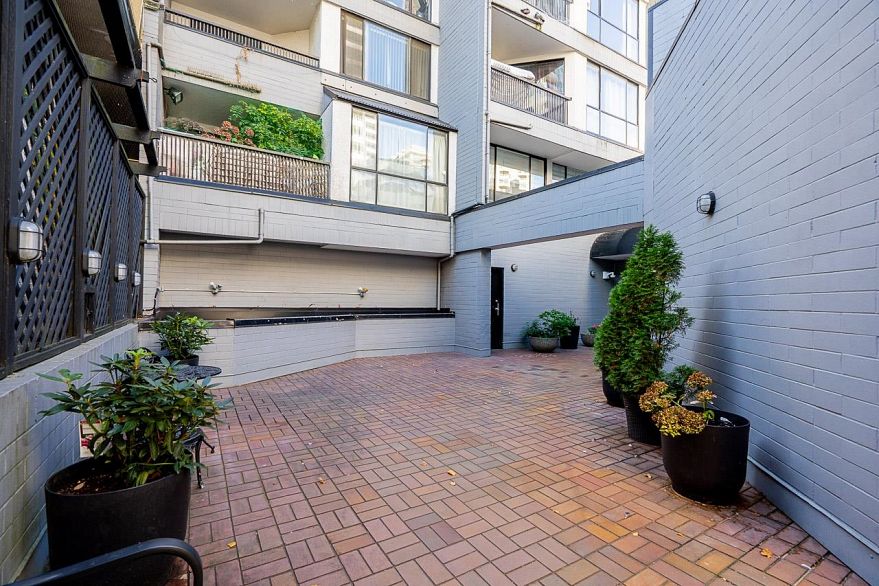 205 1270 Robson Street