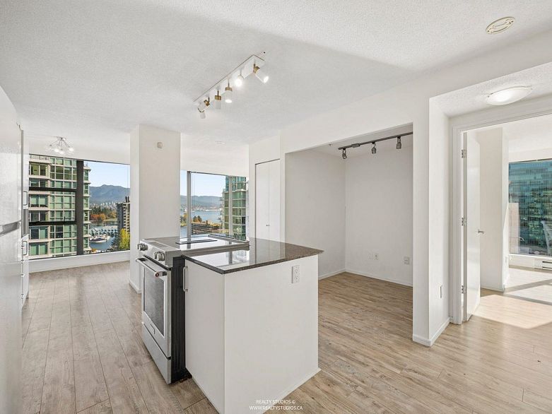 1807 1723 Alberni Street