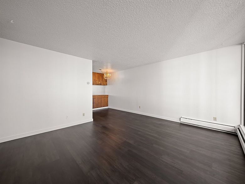 503-504 1725 Pendrell Street