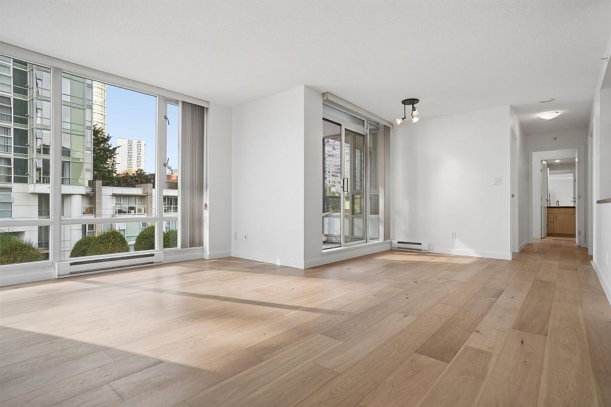 505 1067 Marinaside Crescent