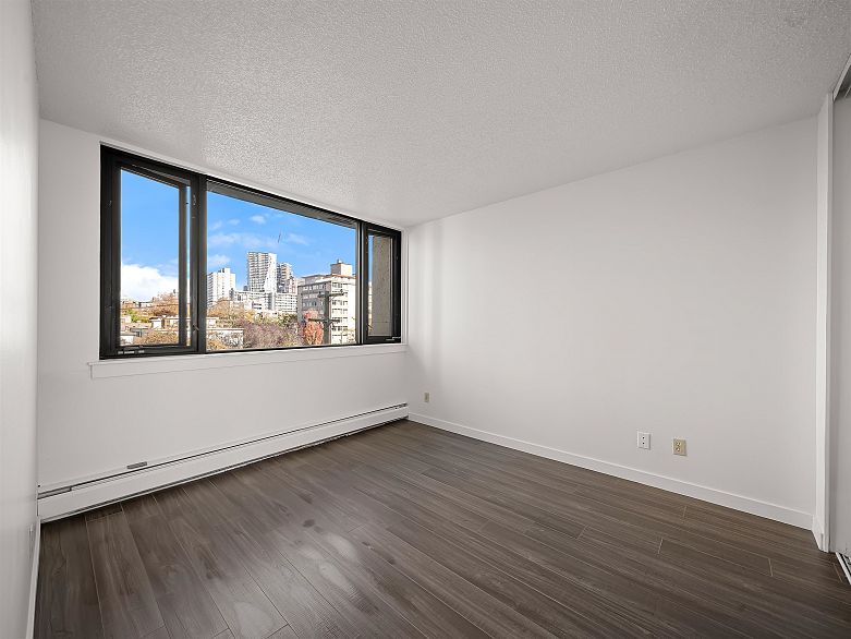 503-504 1725 Pendrell Street