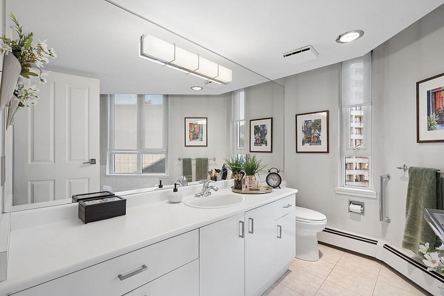 1403 1010 Burnaby Street