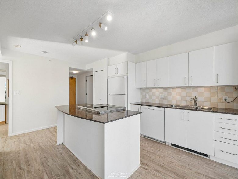 1807 1723 Alberni Street