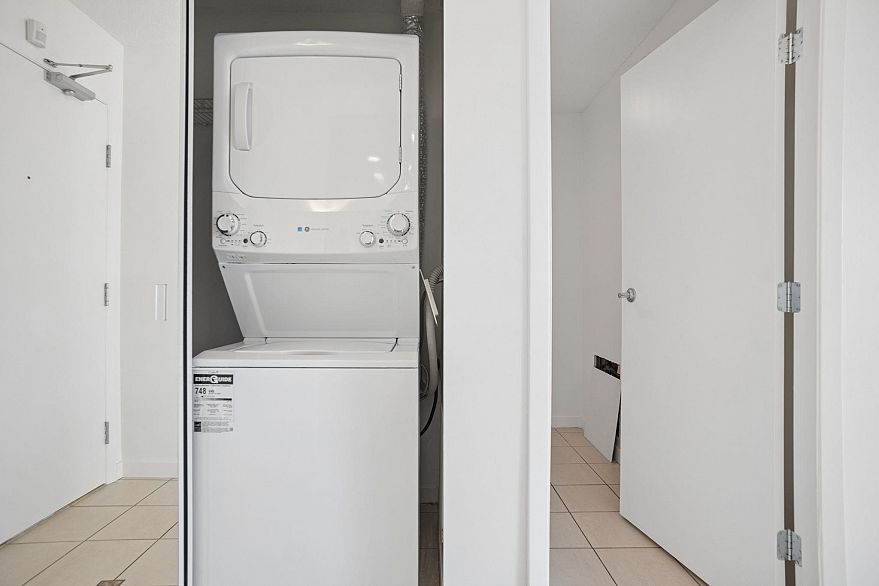 505 1067 Marinaside Crescent