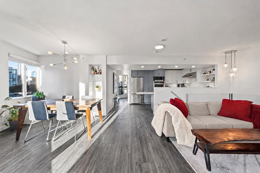 1704 488 Helmcken Street