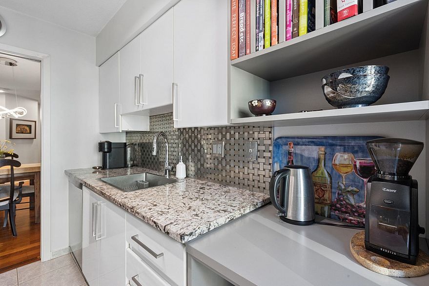 1403 1010 Burnaby Street