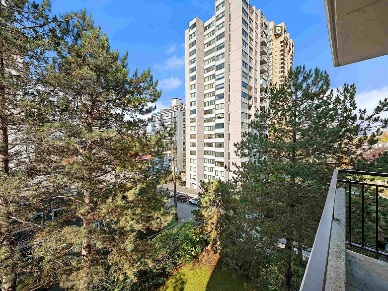 503-504 1725 Pendrell Street