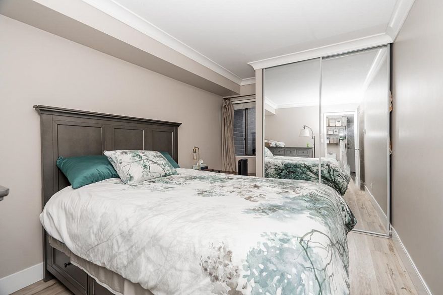 205 1270 Robson Street