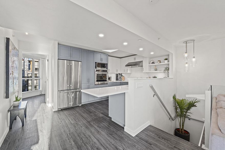1704 488 Helmcken Street