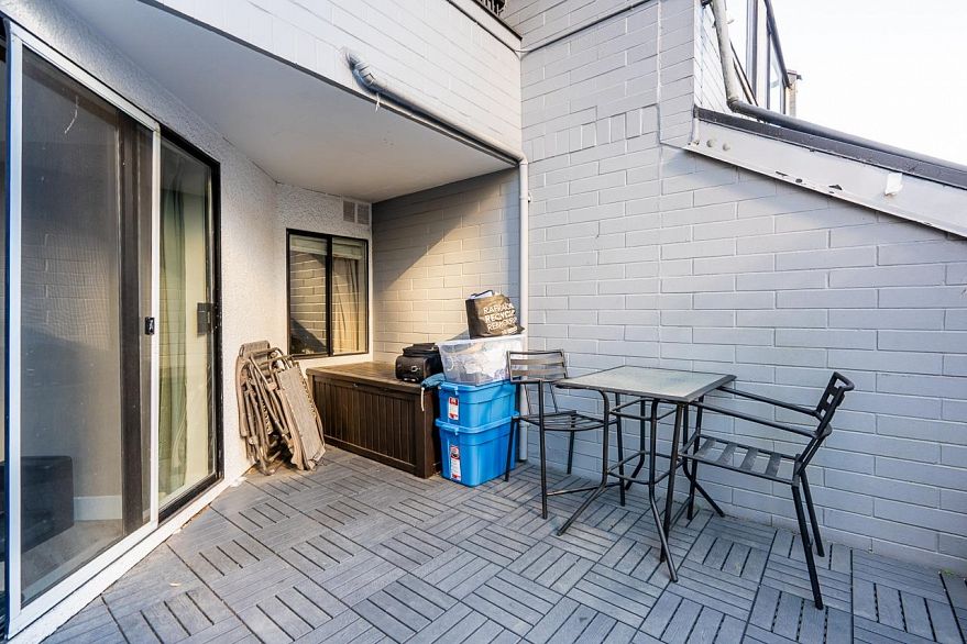 205 1270 Robson Street