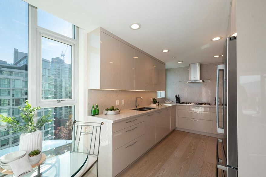 1303 1777 Bayshore Drive