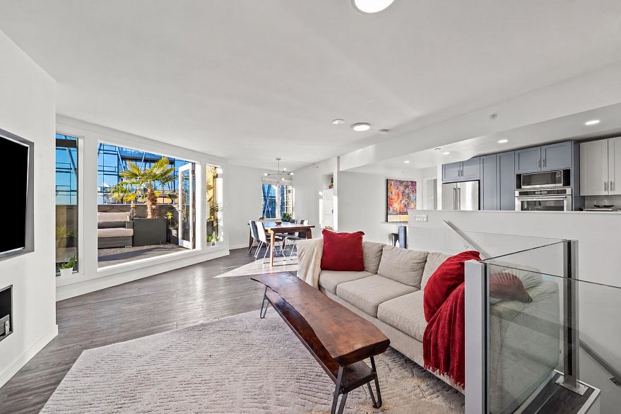 1704 488 Helmcken Street