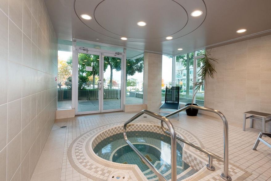1303 1777 Bayshore Drive
