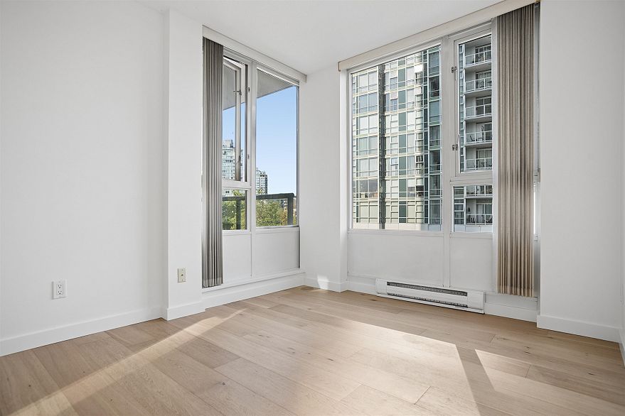 505 1067 Marinaside Crescent