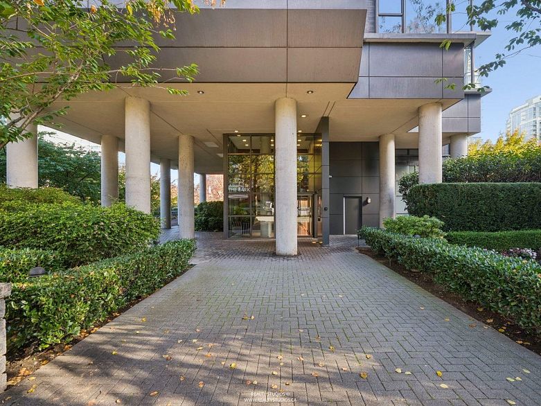 1807 1723 Alberni Street