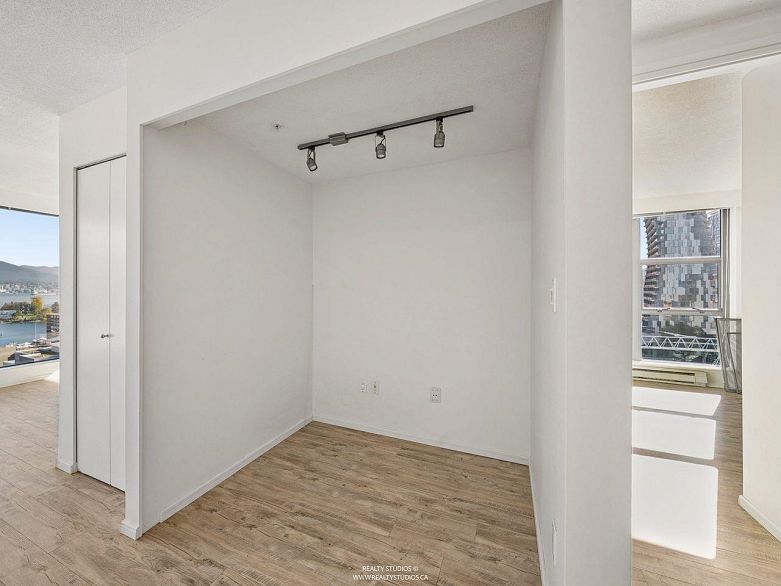 1807 1723 Alberni Street