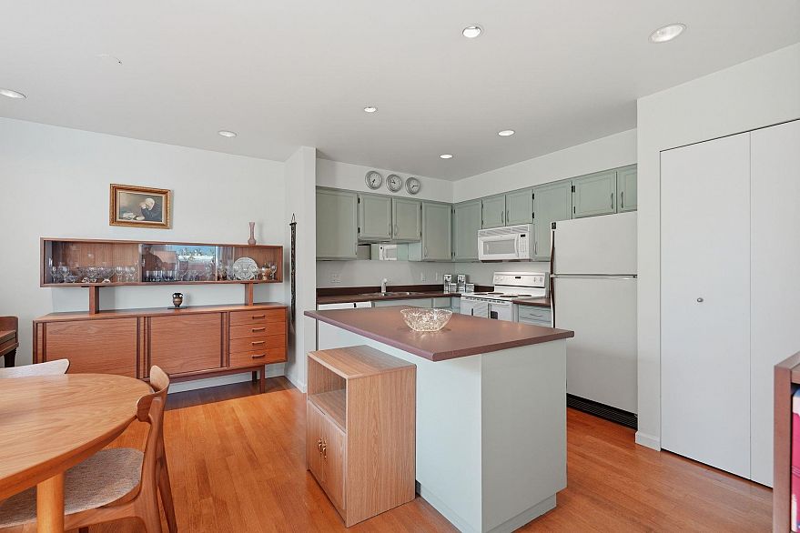 1344 W 7th Avenue
