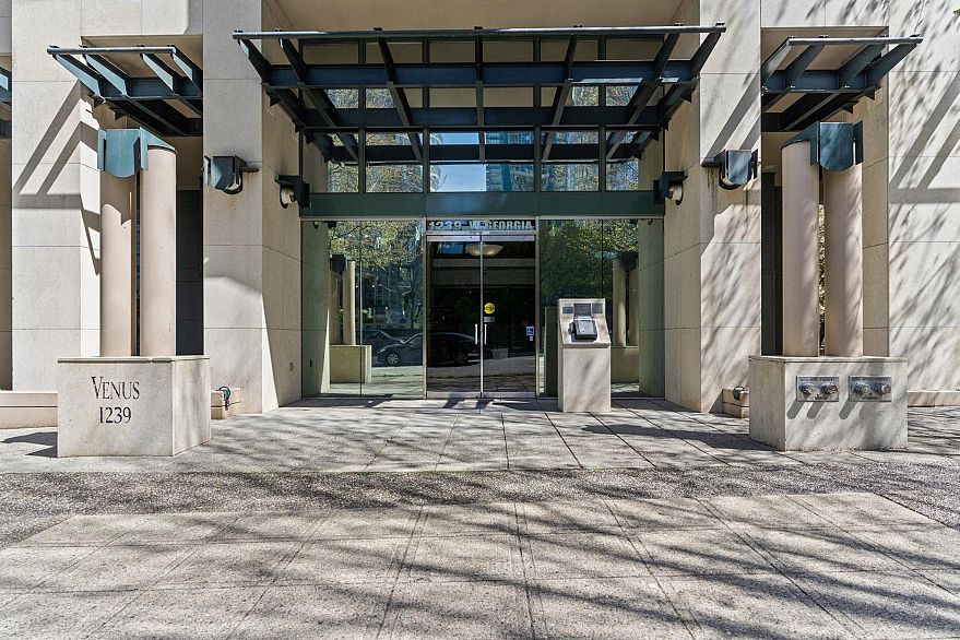 2608 1239 W Georgia Street