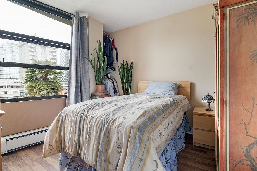 306 1688 Robson Street