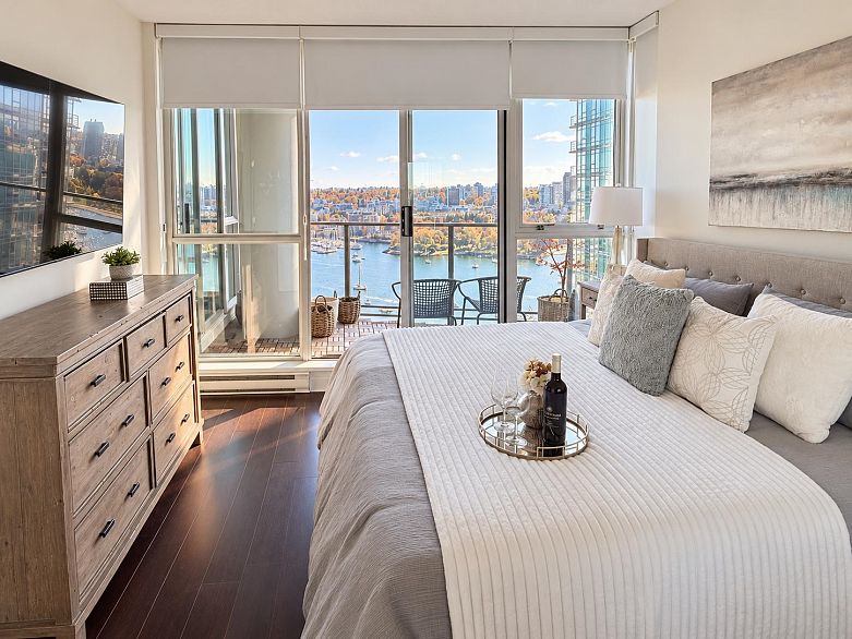 2501 1408 Strathmore Mews
