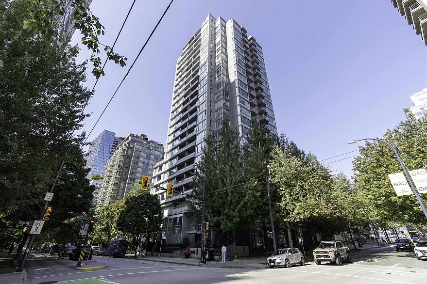 1702 1001 Richards Street