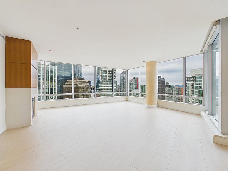 2403 1077 W Cordova Street