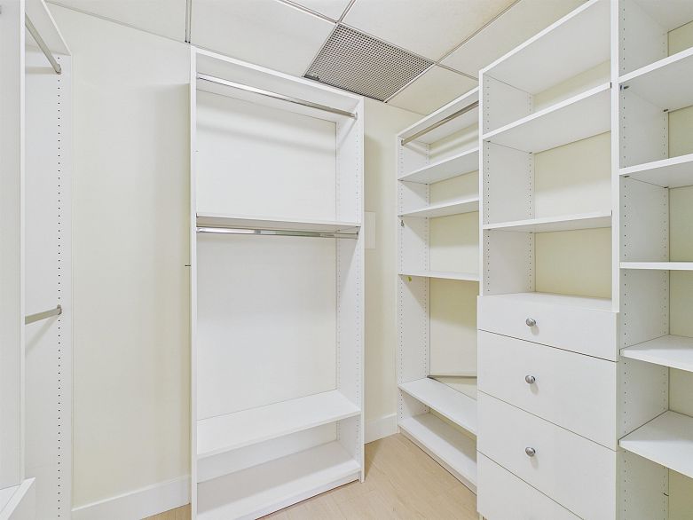2403 1077 W Cordova Street