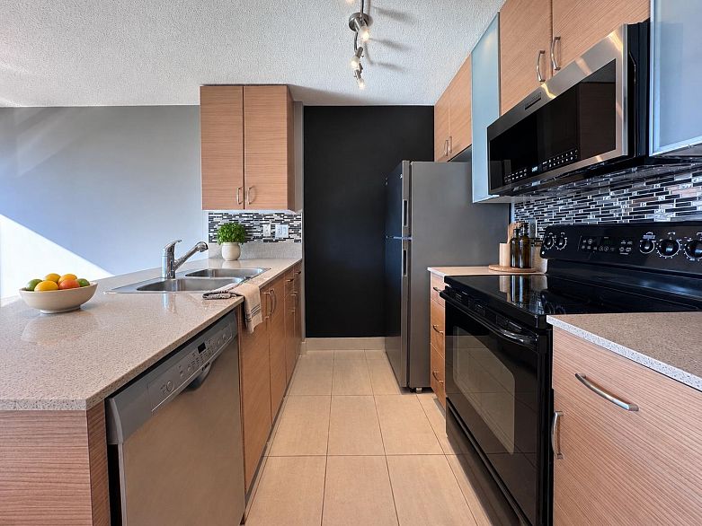 1609 977 Mainland Street