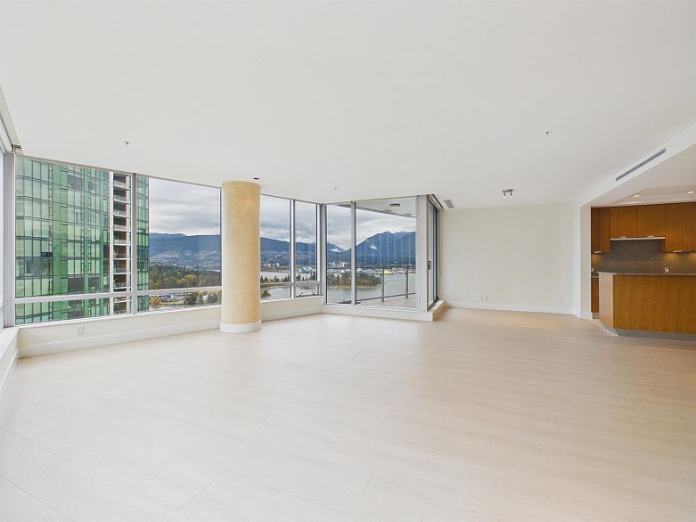 2403 1077 W Cordova Street