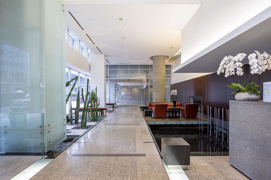 2403 1077 W Cordova Street