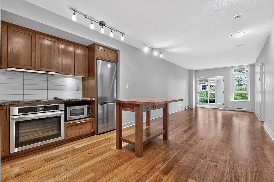 314 2268 W Broadway