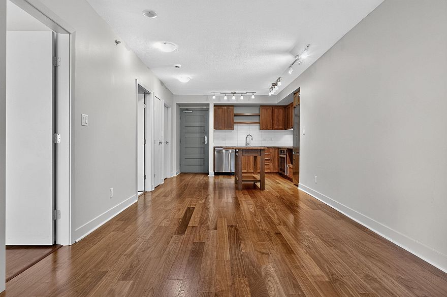 314 2268 W Broadway