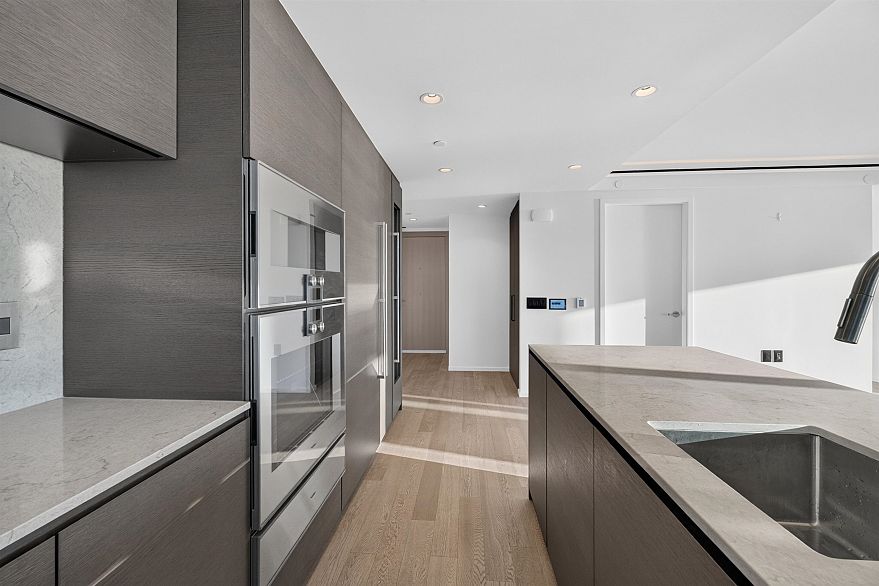 2601 1408 Robson Street