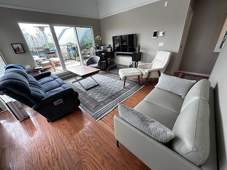 306 1345 W 4th Avenue