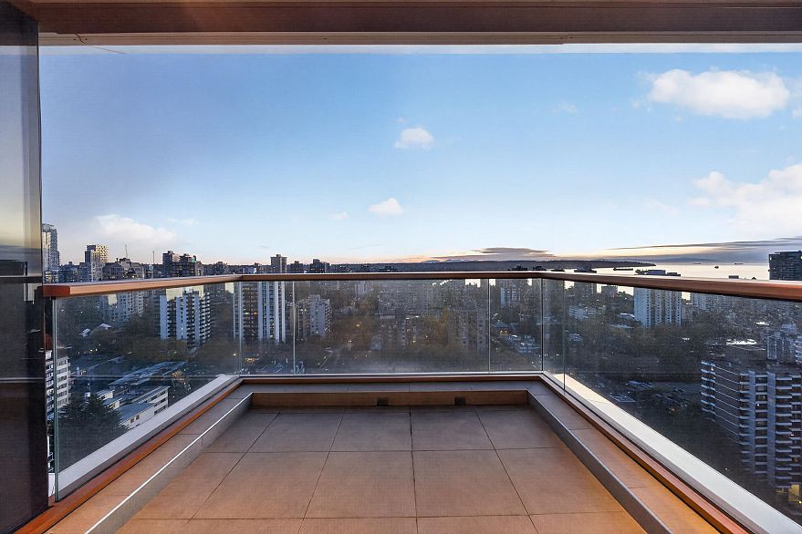 2601 1408 Robson Street