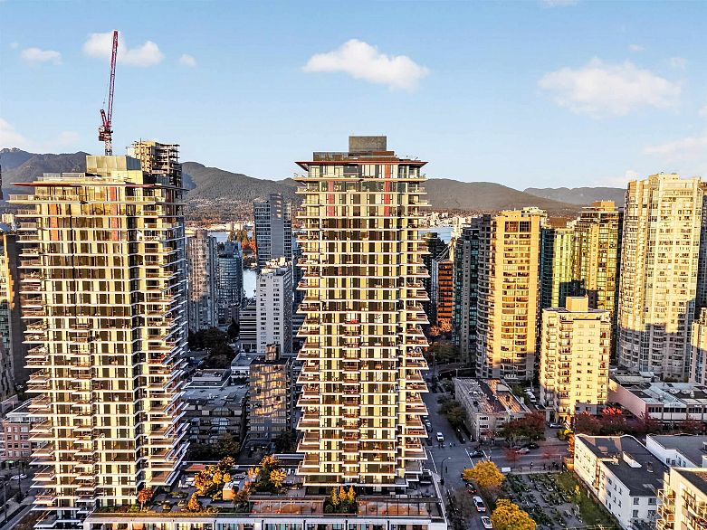 2601 1408 Robson Street