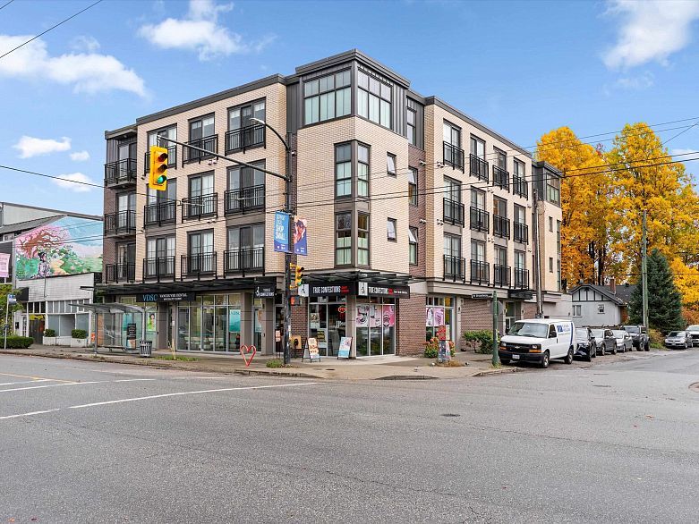 302 2528 Collingwood Street