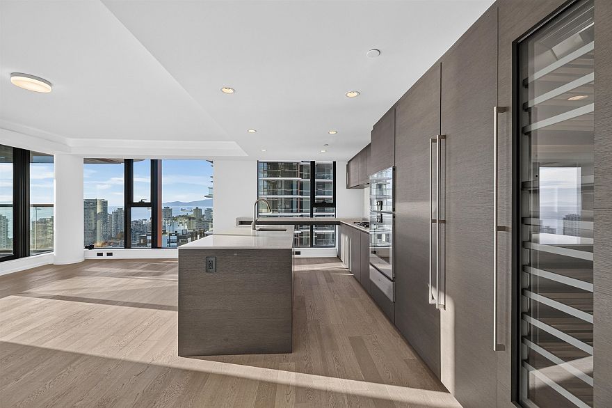 2601 1408 Robson Street