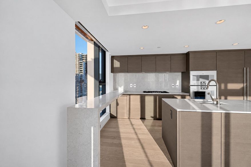 2601 1408 Robson Street