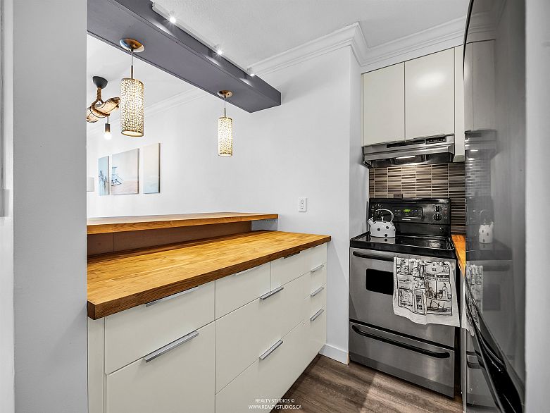 1205 1250 Burnaby Street