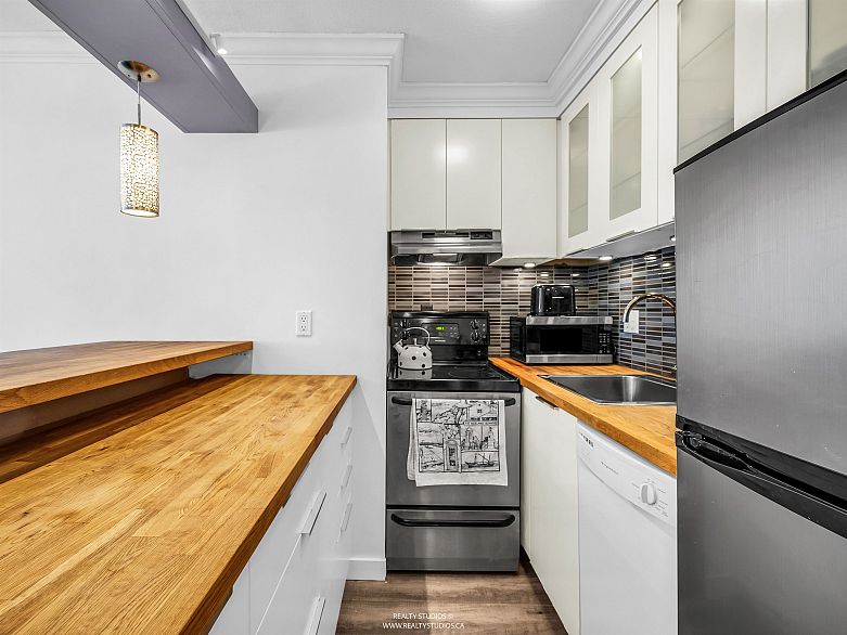 1205 1250 Burnaby Street