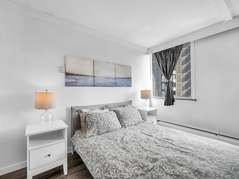 1205 1250 Burnaby Street