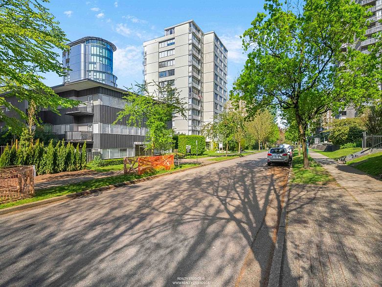 1205 1250 Burnaby Street