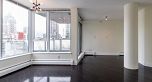 1106 58 Keefer Place