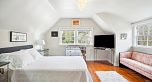 2562 Wallace Crescent