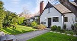 2562 Wallace Crescent