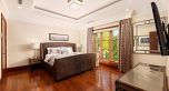 5376 Connaught Drive