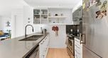 302 933 E Hastings Street